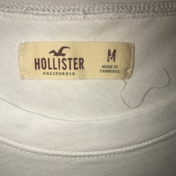 Hollister Graphic Tee - Picture 2 of 2